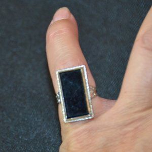 Elegant Silver and Black Rectangular Ring
